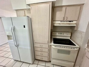 525 Clearfield Rd in Brandon, FL - Building Photo - Building Photo