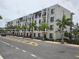 8201 NW 41st St in Doral, FL - Building Photo