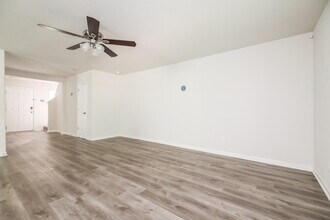 324 Rustling Way in Zebulon, NC - Foto de edificio - Building Photo