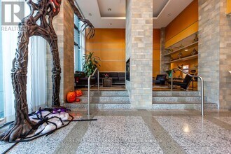 68 Grangeway Ave in Toronto, ON - Building Photo - Building Photo