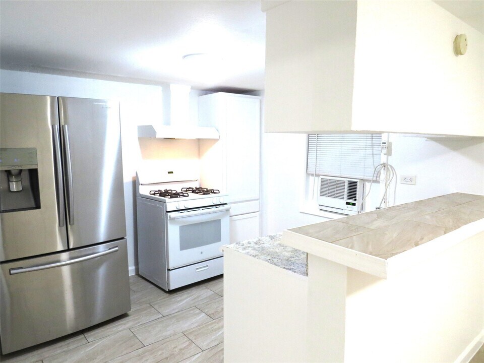 8006 Avenue B in Houston, TX - Building Photo