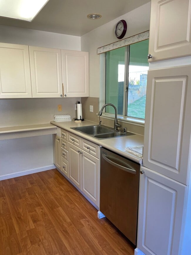 property at 95-1024-1024 Ohi St