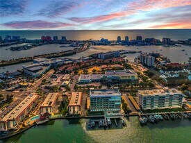 125 Island Way in Clearwater, FL - Building Photo