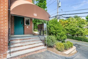 18 Fairfield Ave, Unit A7 in Norwalk, CT - Building Photo