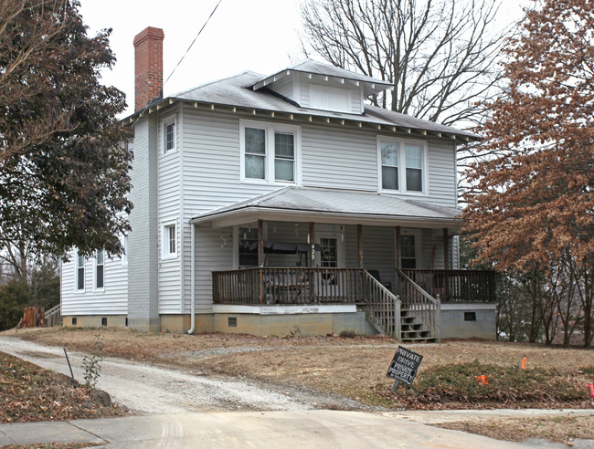 429 N Cedar St in Greensboro, NC - Foto de edificio - Building Photo