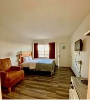 309 E 3rd Ave, Unit 109 in Moses Lake, WA - Building Photo