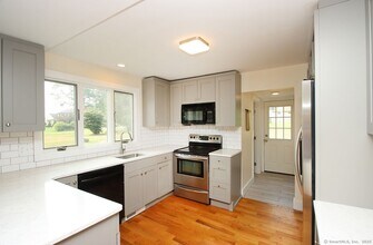 141 Duck Hole Rd in Madison, CT - Building Photo - Building Photo