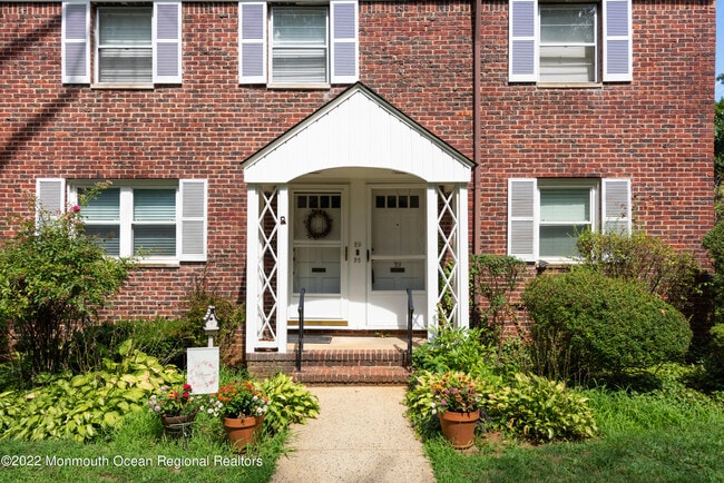 property at 29 Manor Dr