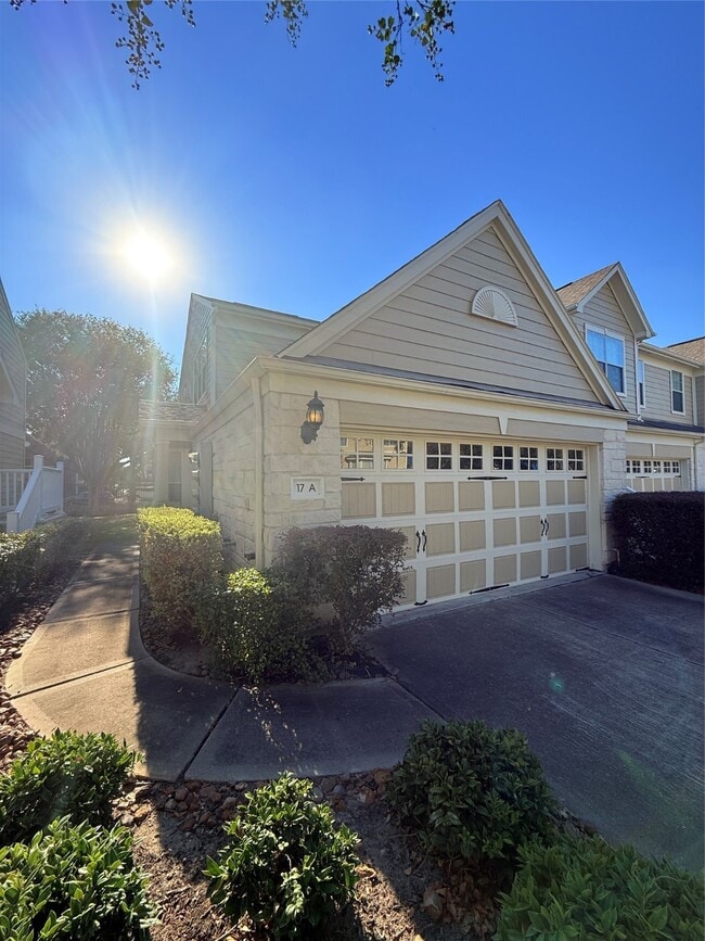 13600 Breton Ridge St in Houston, TX - Building Photo - Building Photo