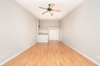 798 N Gary Ave in Carol Stream, IL - Building Photo - Building Photo