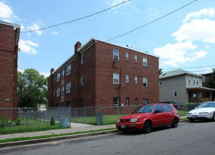 1029 48th St NE in Washington, DC - Building Photo - Building Photo