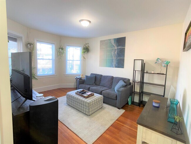 15 Sargent Ave, Unit 1 in Somerville, MA - Building Photo - Building Photo