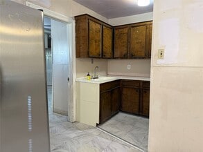 5004 Irvington Blvd in Houston, TX - Building Photo - Building Photo