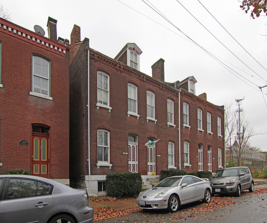 Barton Apartments III in St. Louis, MO - Building Photo