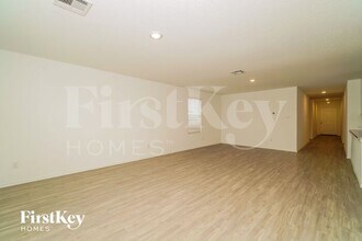 13022 Rosemary Cove in Converse, TX - Foto de edificio - Building Photo