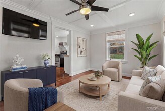 424 Main St in Westhampton Beach, NY - Building Photo - Building Photo