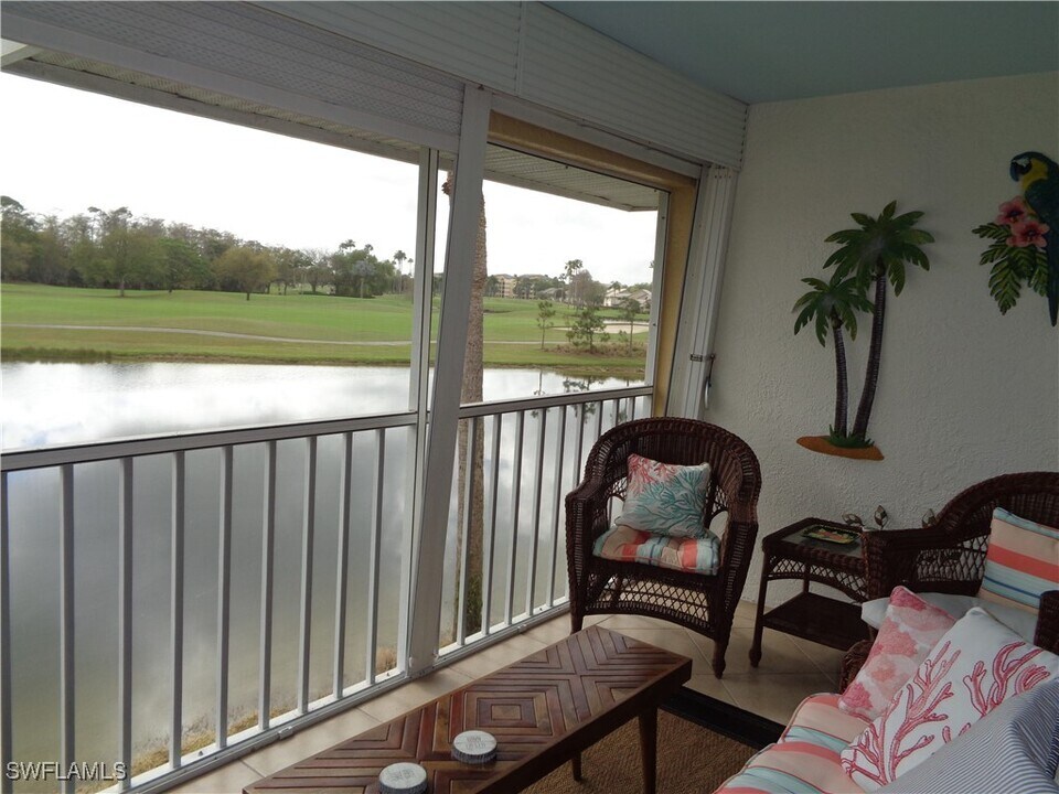 6270 Bellerive Ave in Naples, FL - Building Photo