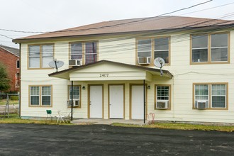 Bastrop Plaza Apartments in Houston, TX - Building Photo - Building Photo