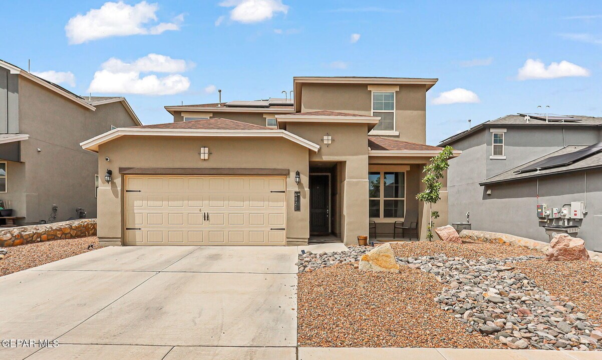 6021 Hidden Row Ave in El Paso, TX - Building Photo