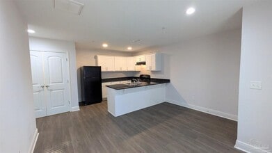 313 N Navy Blvd in Pensacola, FL - Building Photo - Building Photo