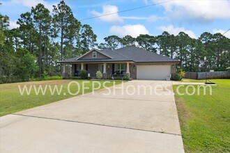 1960 Edgewood Dr in Navarre, FL - Building Photo - Building Photo