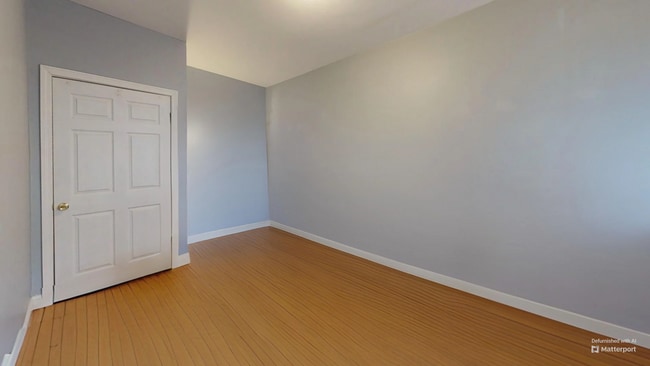 330 1/2 E St, Unit 1 in Boston, MA - Building Photo - Building Photo