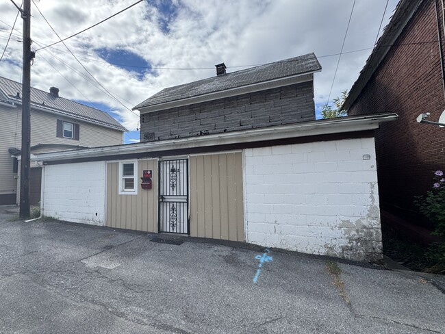 812-814 Central Ave, Unit 812R in Johnstown, PA - Foto de edificio - Building Photo