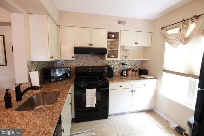 property at 607 Trescott Pl