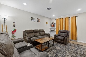 4226 Comet Cir in Union City, CA - Foto de edificio - Building Photo