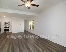 8827 N Helena Ave in Kansas City, MO - Building Photo - Building Photo