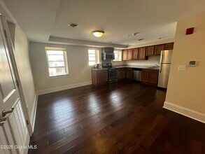 275-283-283 River St in Troy, NY - Building Photo - Building Photo