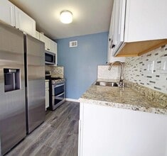 1223 Quincy Ct in Wheeling, IL - Building Photo - Building Photo