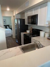 350 Debus Dr in Taylor, TX - Foto de edificio - Building Photo