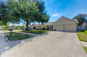 5711 Weeping Willow Rd in Houston, TX - Building Photo - Building Photo