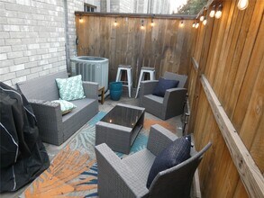 3780 Tanglewilde St in Houston, TX - Building Photo - Building Photo