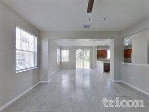 18816 Litzau Ln in Land O Lakes, FL - Foto de edificio - Building Photo