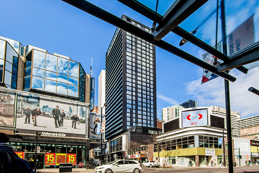20-1920 Edward St in Toronto, ON - Building Photo