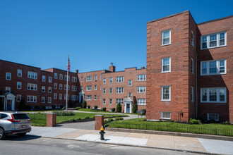 25 Lennon Ct in Boston, MA - Foto de edificio - Building Photo
