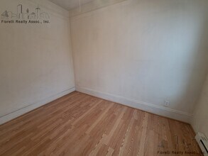 28 Hull St, Unit 7 in Boston, MA - Building Photo - Building Photo