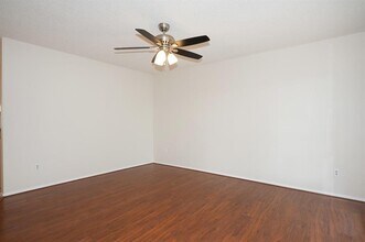 8202 Longview Rd in Austin, TX - Building Photo - Building Photo