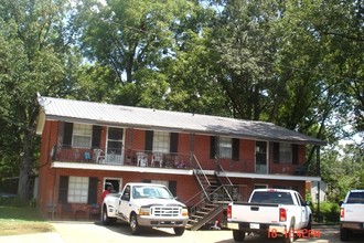 105 Walnut St in Louisville, MS - Building Photo - Building Photo