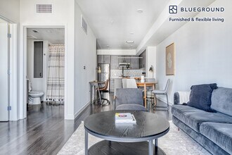 636 Pacific Ave, Unit FL7-ID526 in Long Beach, CA - Building Photo - Building Photo
