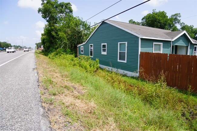 property at 6803 6th St