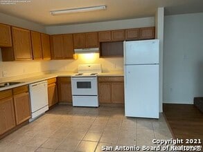 11249 Terra Loop Rd in San Antonio, TX - Building Photo - Building Photo