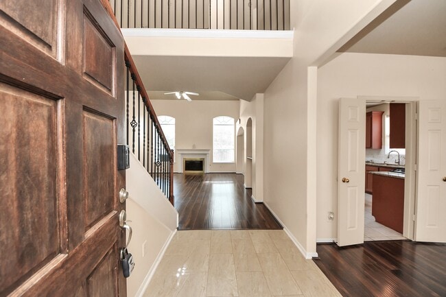 property at 1607 Parkview Ln