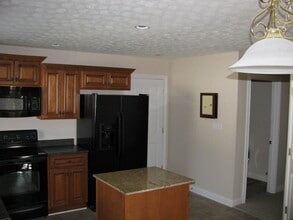 1606 Cedar Springs Ct in La Grange, KY - Building Photo - Building Photo