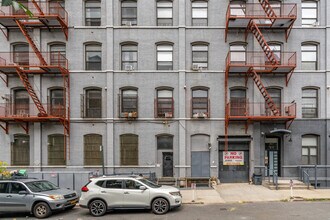 65 S 11th St in Brooklyn, NY - Building Photo - Building Photo