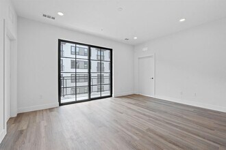 4315 S Congress Ave in Austin, TX - Building Photo - Building Photo