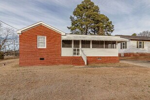 605 W Marshall St in Goldsboro, NC - Building Photo
