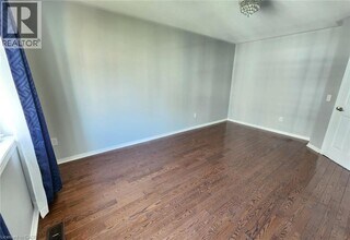 7 James Govan Dr in Whitby, ON - Building Photo - Building Photo